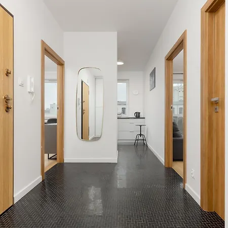 Minimalist In With Parking Near Kaliska By Renters Daire *