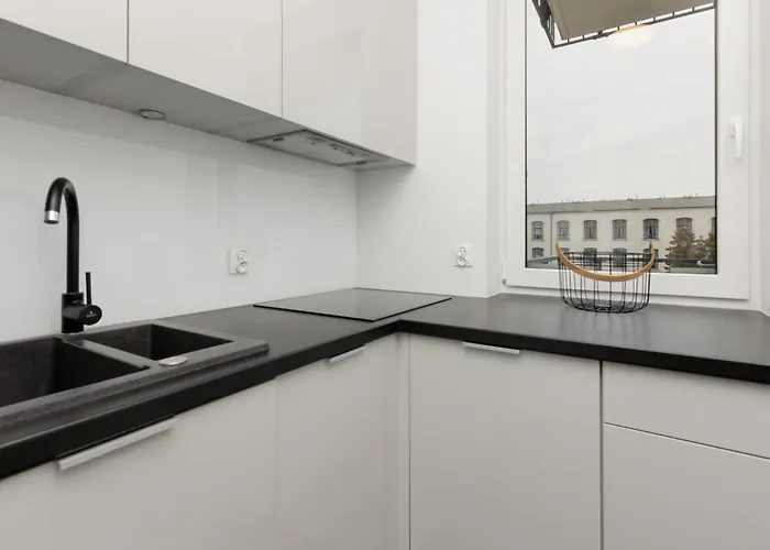 Minimalist In With Parking Near Kaliska By Renters Apartamento Łódź