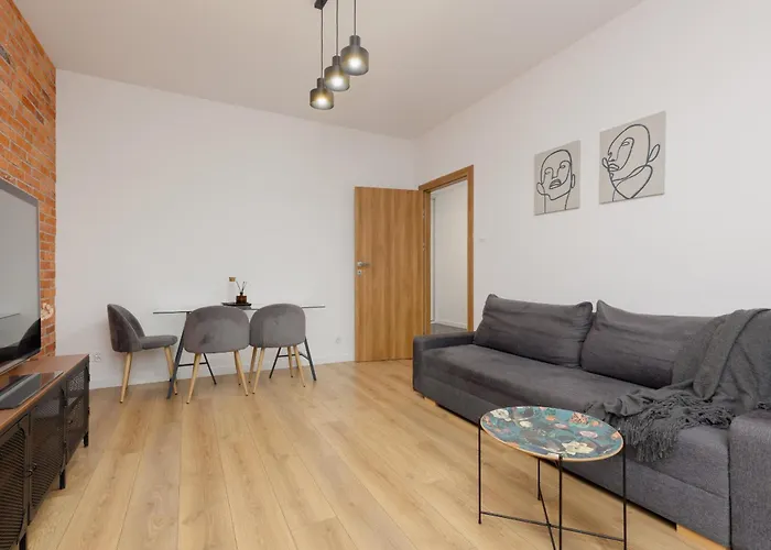 Minimalist In With Parking Near Kaliska By Renters Apartamento *